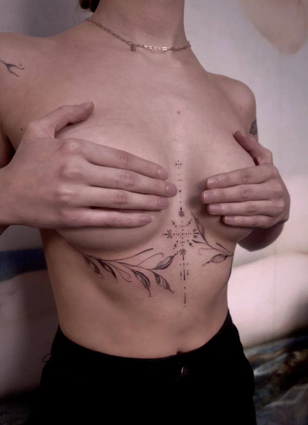 Sternum mandala with leaf branches